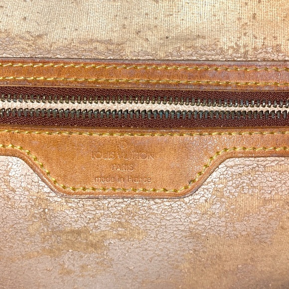 Authentic Louis Vuitton Monogram Bucket Bag and Louis Vuitton Kisslock Wallet - Picture 14 of 17